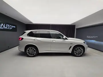BMW X5 xDrive 45e Hybrid M Packet