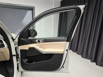 BMW X5 xDrive 45e Hybrid M Packet