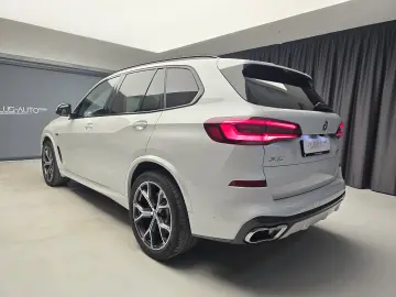 BMW X5 xDrive 45e Hybrid M Packet