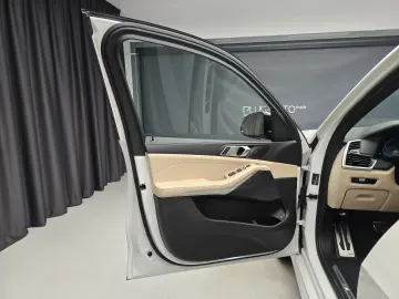 BMW X5 xDrive 45e Hybrid M Packet