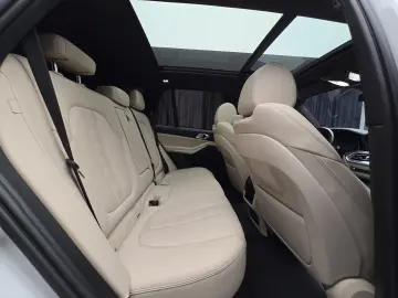 BMW X5 xDrive 45e Hybrid M Packet