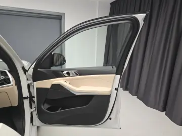 BMW X5 xDrive 45e Hybrid M Packet