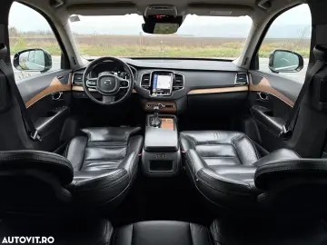 Volvo XC 90 D5 AWD Geartronic Momentum