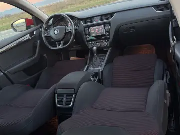 Skoda Superb 2.0 TDI DSG Style