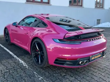 PORSCHE 992 APPROVED MwSt 1HAND BOSE
