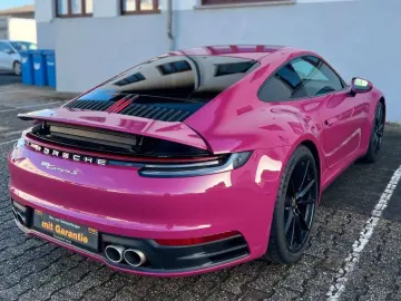 PORSCHE 992 APPROVED MwSt 1HAND BOSE