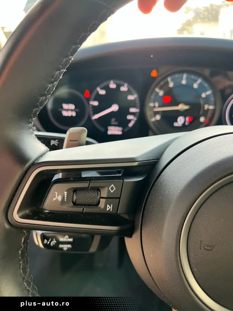 PORSCHE 992 APPROVED MwSt 1HAND BOSE