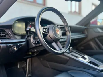 PORSCHE 992 APPROVED MwSt 1HAND BOSE