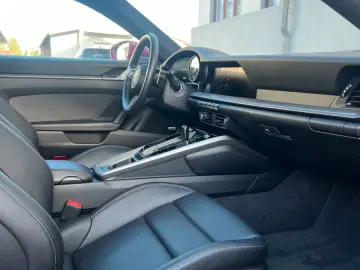 PORSCHE 992 APPROVED MwSt 1HAND BOSE