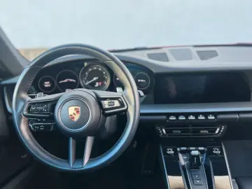 PORSCHE 992 APPROVED MwSt 1HAND BOSE