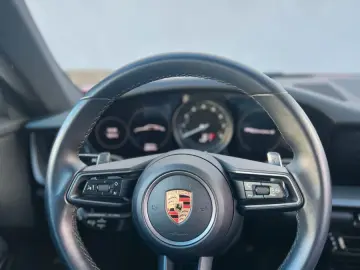 PORSCHE 992 APPROVED MwSt 1HAND BOSE
