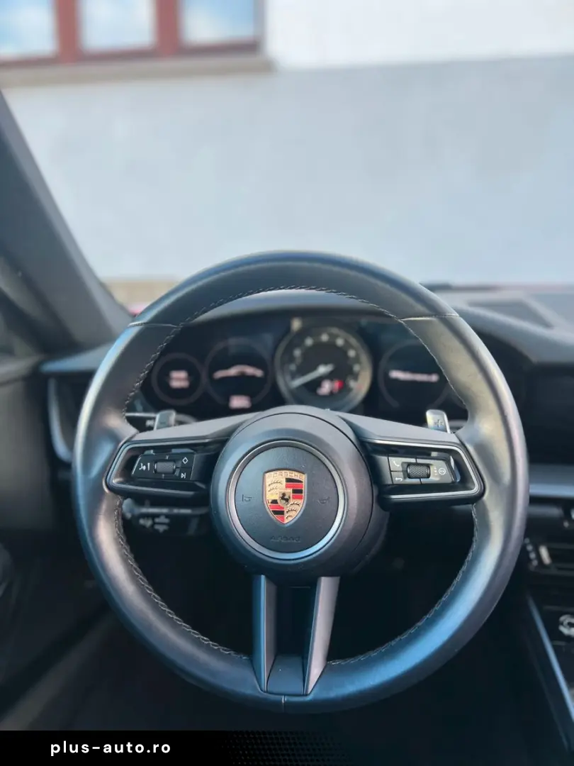 PORSCHE 992 APPROVED MwSt 1HAND BOSE