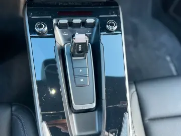 PORSCHE 992 APPROVED MwSt 1HAND BOSE