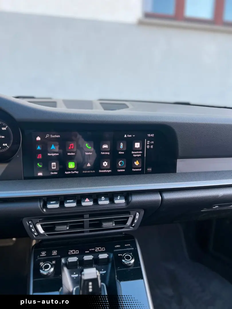 PORSCHE 992 APPROVED MwSt 1HAND BOSE