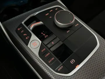 BMW 330e Tour M Sport HUD Temp 360  adLED H K Pano