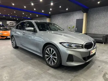 BMW 320 i Limousine  HEAD-UP   KAMERA   MEMORY   LED