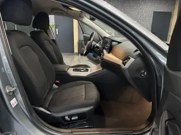 BMW 320 i Limousine  HEAD-UP   KAMERA   MEMORY   LED