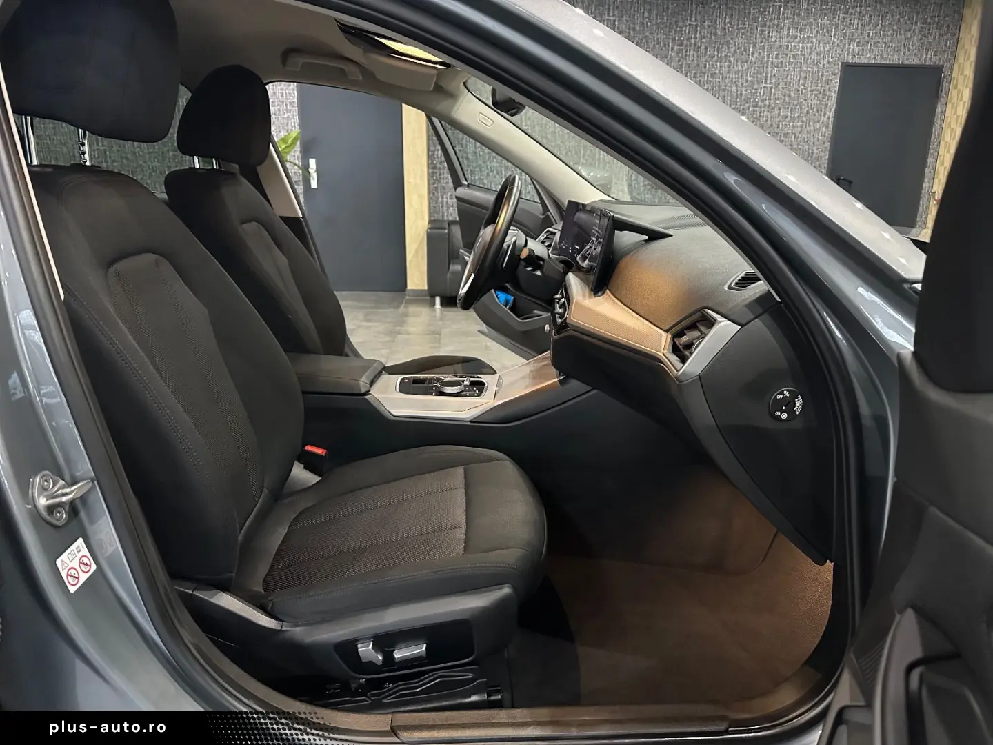 BMW 320 i Limousine  HEAD-UP   KAMERA   MEMORY   LED