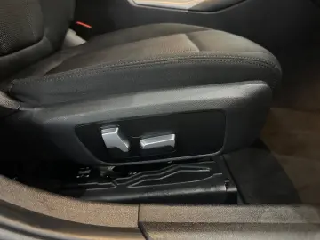 BMW 320 i Limousine  HEAD-UP   KAMERA   MEMORY   LED