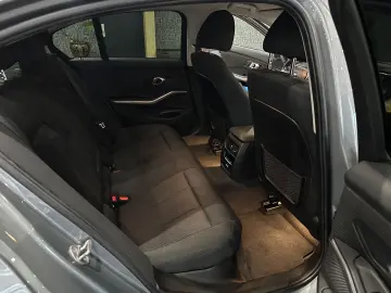 BMW 320 i Limousine  HEAD-UP   KAMERA   MEMORY   LED