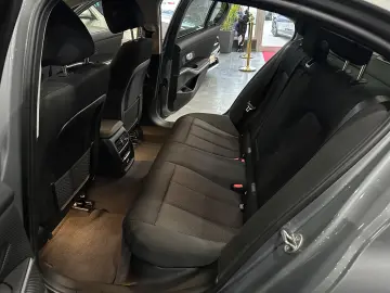 BMW 320 i Limousine  HEAD-UP   KAMERA   MEMORY   LED