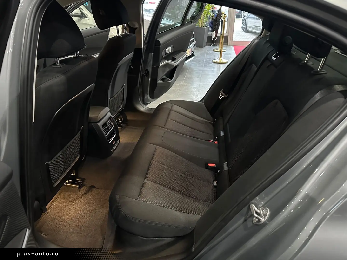 BMW 320 i Limousine  HEAD-UP   KAMERA   MEMORY   LED