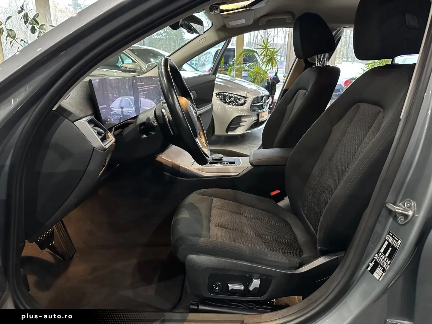 BMW 320 i Limousine  HEAD-UP   KAMERA   MEMORY   LED