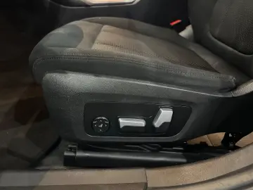 BMW 320 i Limousine  HEAD-UP   KAMERA   MEMORY   LED