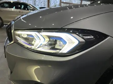 BMW 320 i Limousine  HEAD-UP   KAMERA   MEMORY   LED