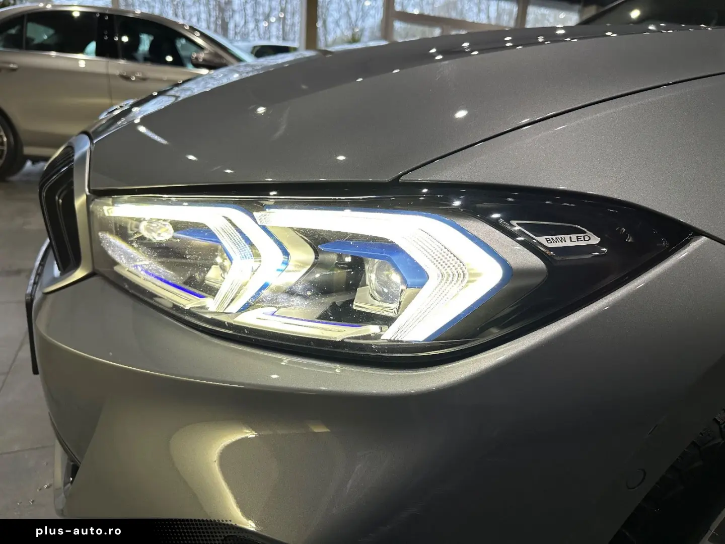 BMW 320 i Limousine  HEAD-UP   KAMERA   MEMORY   LED