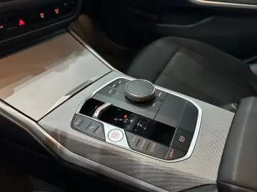 BMW 320 i Limousine  HEAD-UP   KAMERA   MEMORY   LED