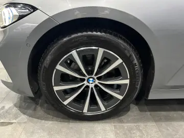 BMW 320 i Limousine  HEAD-UP   KAMERA   MEMORY   LED