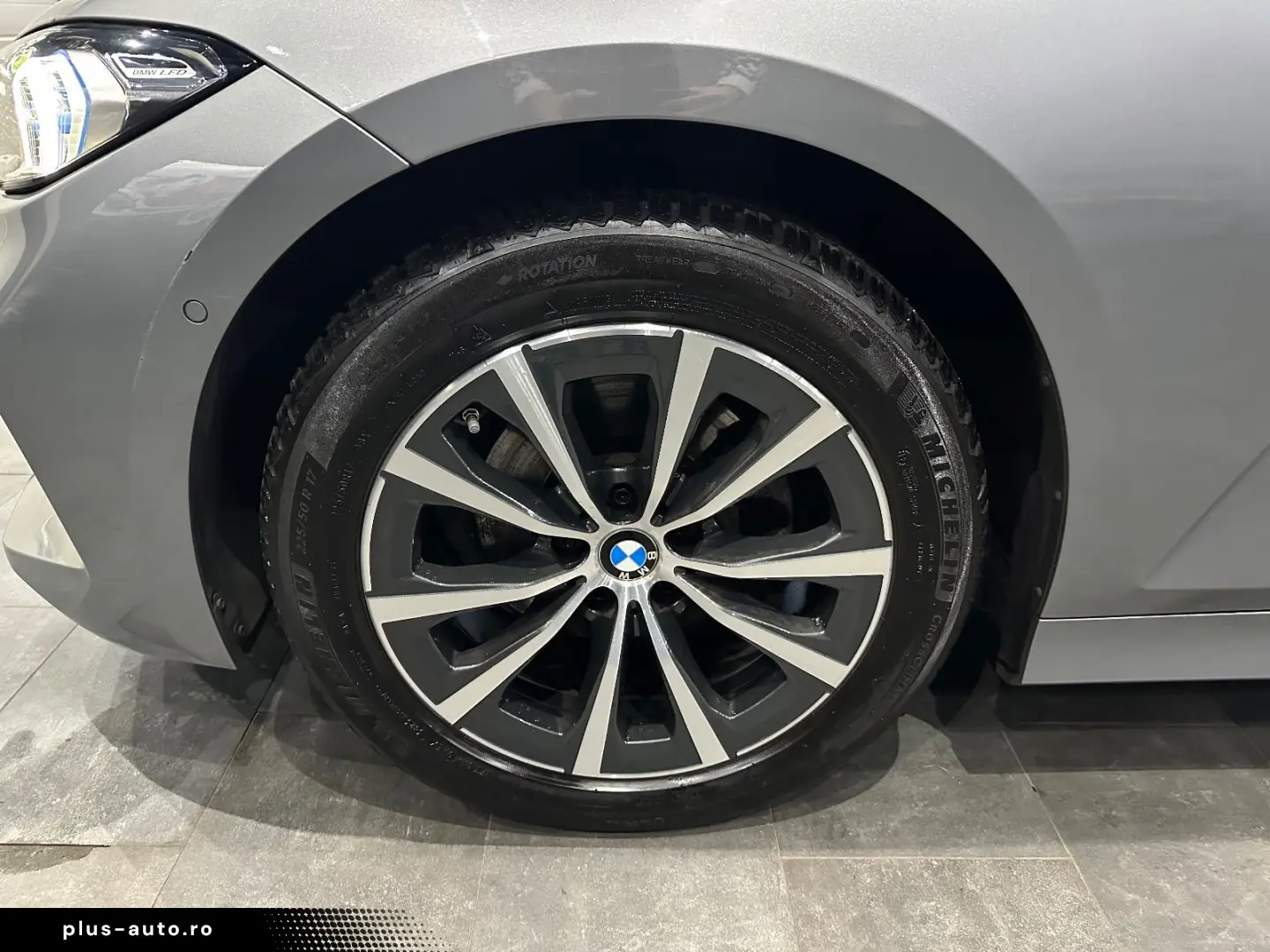 BMW 320 i Limousine  HEAD-UP   KAMERA   MEMORY   LED