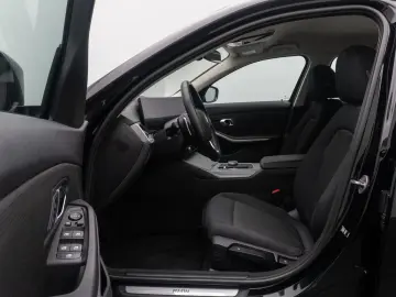 BMW 330i Stop&Go DAB Kamera Standhzng Fernlic 18Zoll