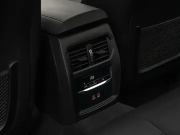 BMW 330i Stop&Go DAB Kamera Standhzng Fernlic 18Zoll