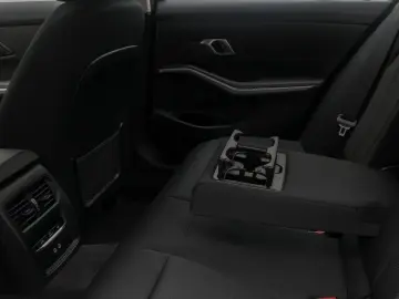 BMW 330i Stop&Go DAB Kamera Standhzng Fernlic 18Zoll