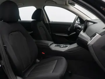 BMW 330i Stop&Go DAB Kamera Standhzng Fernlic 18Zoll