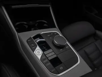 BMW 330i DigitalKey DAB Komfort HiFi Leder 18Zoll