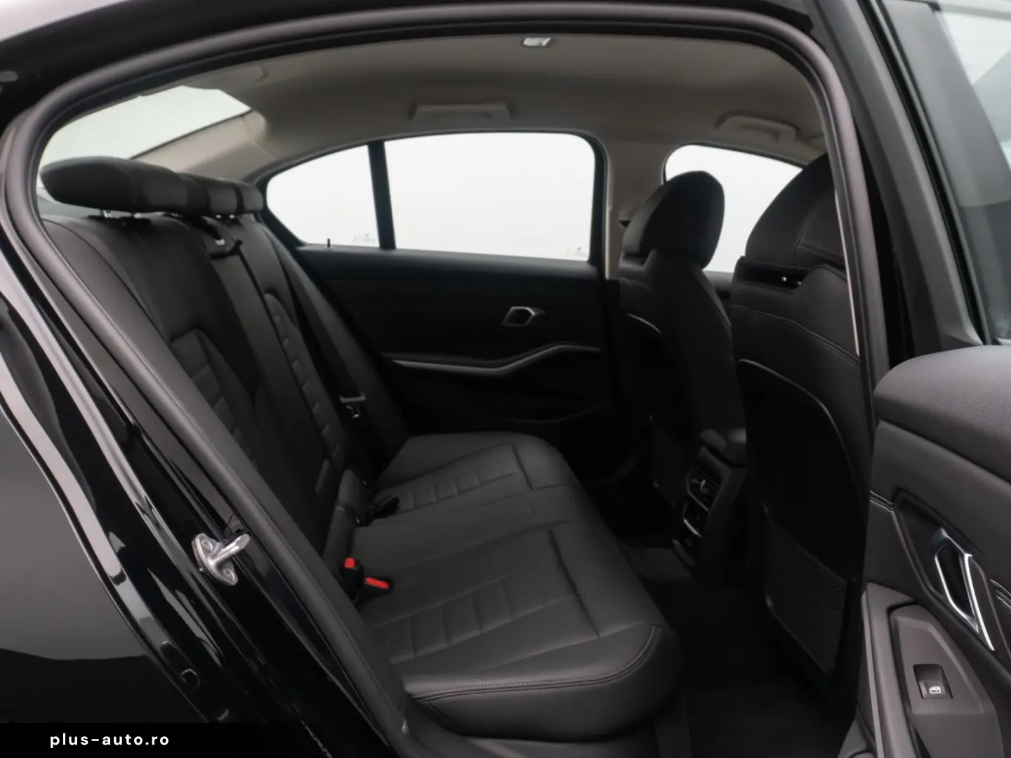 BMW 330i DigitalKey DAB Komfort HiFi Leder 18Zoll