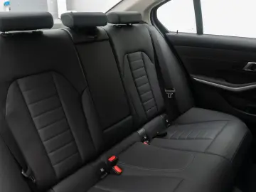 BMW 330i DigitalKey DAB Komfort HiFi Leder 18Zoll