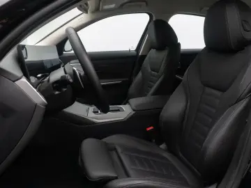 BMW 330i DigitalKey DAB Komfort HiFi Leder 18Zoll