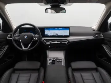 BMW 330i DigitalKey DAB Komfort HiFi Leder 18Zoll