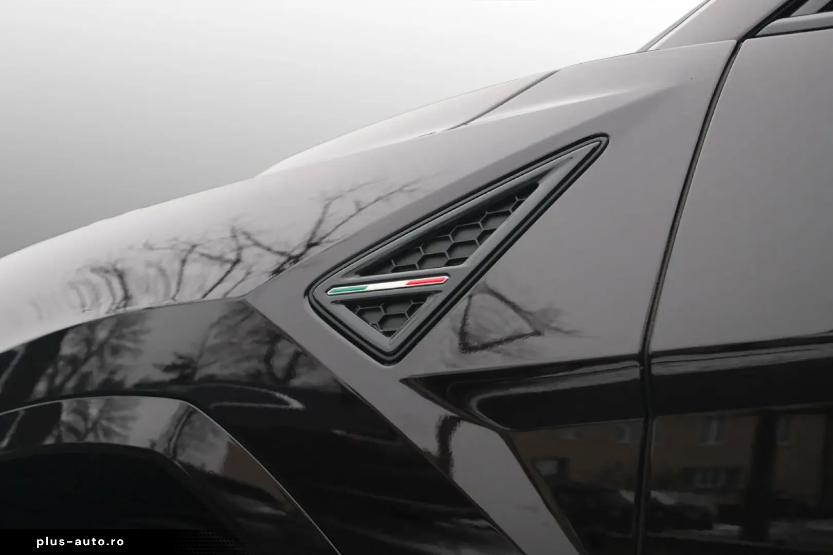 LAMBORGHINI Urus S   MY24   Akrapovic   Lamborghini Nürnberg