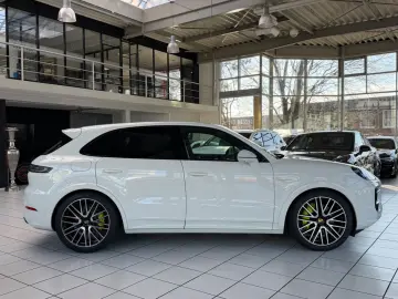 PORSCHE Cayenne E-Hybrid 22 Turborad Sportabgas