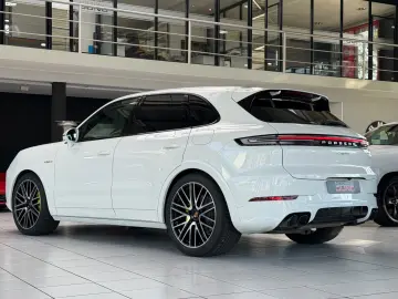 PORSCHE Cayenne E-Hybrid 22 Turborad Sportabgas