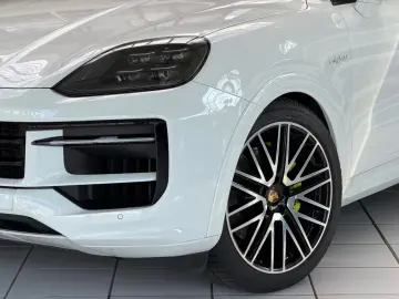PORSCHE Cayenne E-Hybrid 22 Turborad Sportabgas