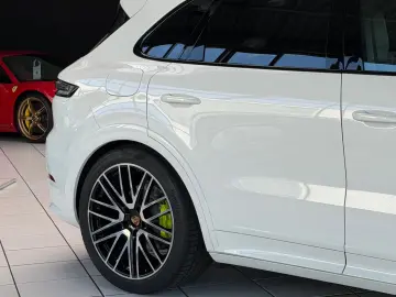 PORSCHE Cayenne E-Hybrid 22 Turborad Sportabgas