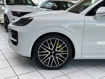 PORSCHE Cayenne E-Hybrid 22 Turborad Sportabgas