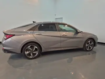 HYUNDAI ELANTRA 1.6 123CP Exclusive CVT
