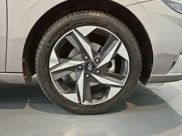 HYUNDAI ELANTRA 1.6 123CP Exclusive CVT